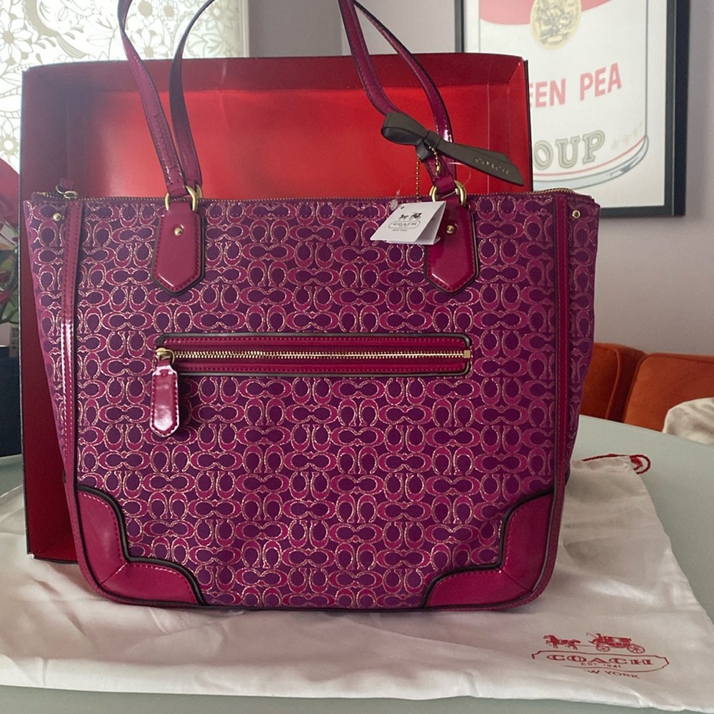 NWT Coach Fuchsia Small Tote